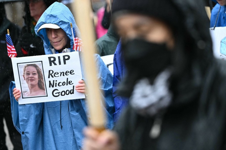 Minneapolis: Opublikowano nowe nagranie z interwencji agenta ICE, który śmiertelnie postrzelił kobietę /MANDEL NGAN / AFP /East News