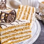 Miodowe blaty, waniliowy krem. Ciasto Józefina krok po kroku