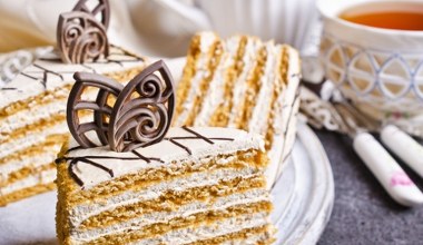 Miodowe blaty, waniliowy krem. Ciasto Józefina krok po kroku