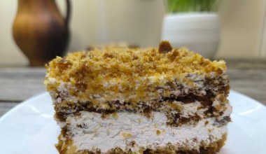 Miodowe ciasto Majeczka. Zdążysz upiec przed imprezą andrzejkową 