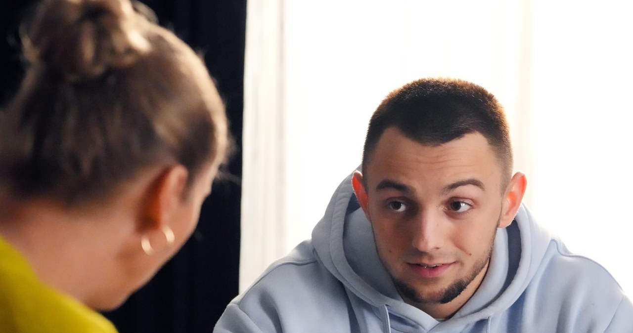 Mirek powie Beacie, że Karol i Darek pojechali razem na narty /Źródło: AIM