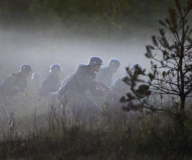 Mirosław Baka w scenie z filmu "Tajemnica Westerplatte" / fot. Martynas Vidzbelis