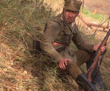 Mirosław Baka w scenie z filmu "Tajemnica Westerplatte" / fot. Martynas Vidzbelis