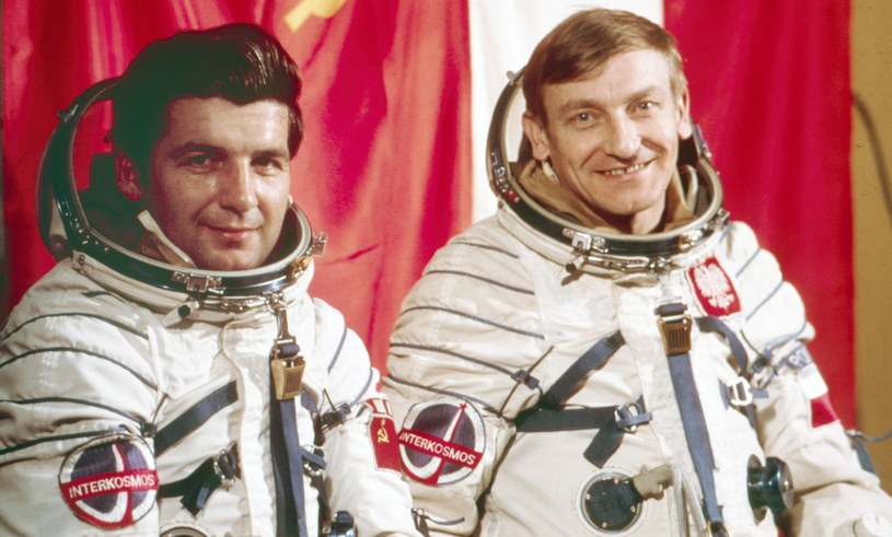Mirosław Hermaszewski, pierwszy Polak w kosmosie (na zdjęciu po prawej) również wspomina o nieprzyjemnych doświadczeniach podczas lotu /Laski Diffusion /East News