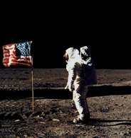Misja Apollo, pierwsze kroki na Księżycu /Encyklopedia Internautica