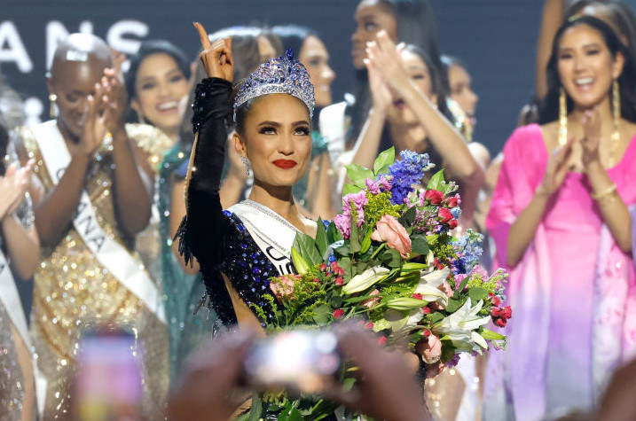 Miss USA R'bonney Gabriel tegoroczna zdobywczyni tytułu Miss Universe /Jason Kempin /Getty Images