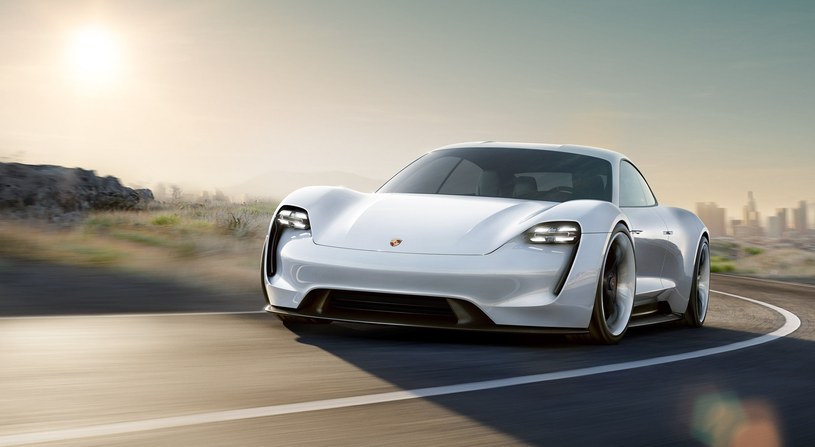 Mission E – pierwszy w pełni elektryczny pojazd Porsche /materiały prasowe