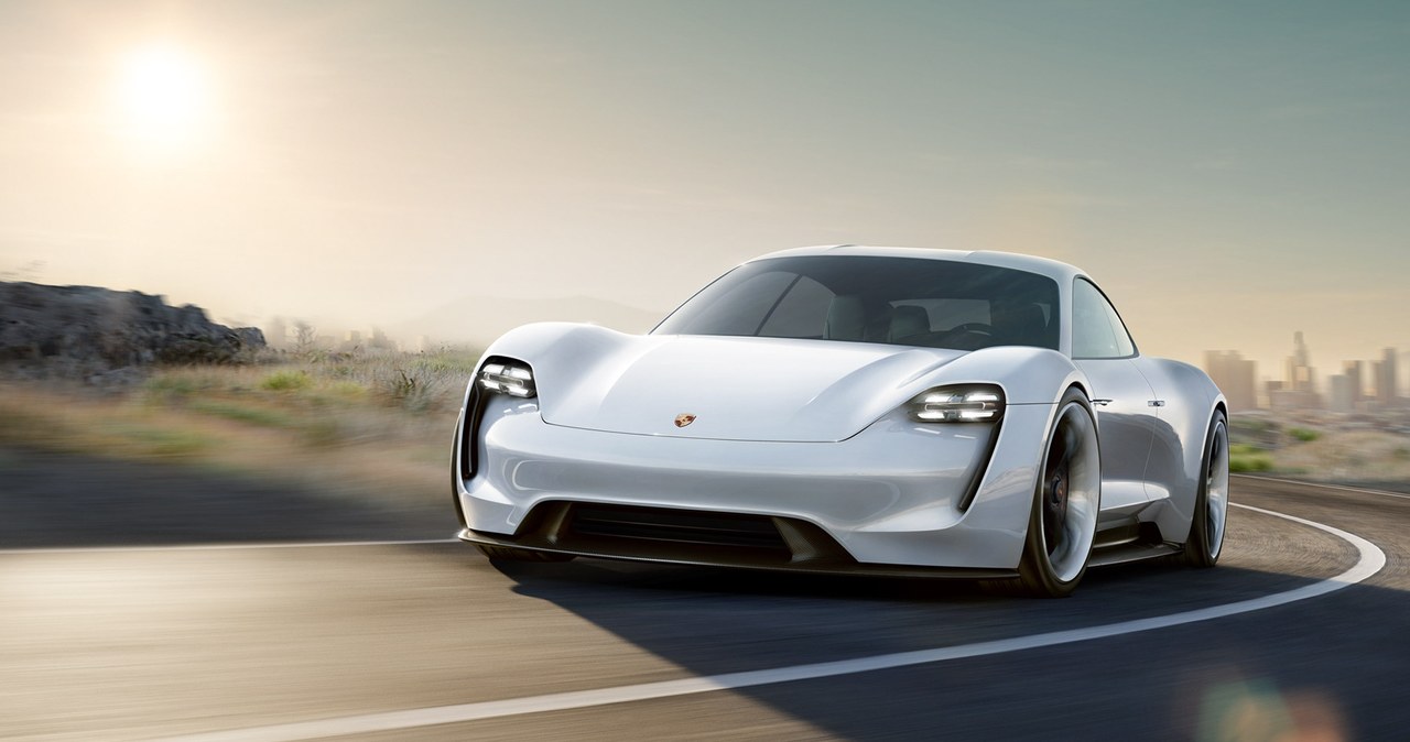 Mission E – pierwszy w pełni elektryczny pojazd Porsche /materiały prasowe