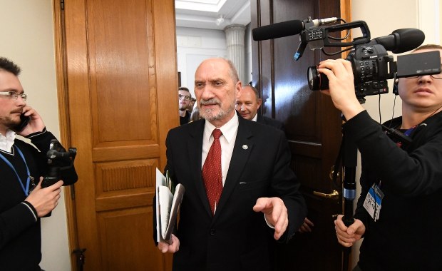 Mistrale za dolara? Rosjanie: Egzaltacja Macierewicza od dawna nie jest tajemnicą 