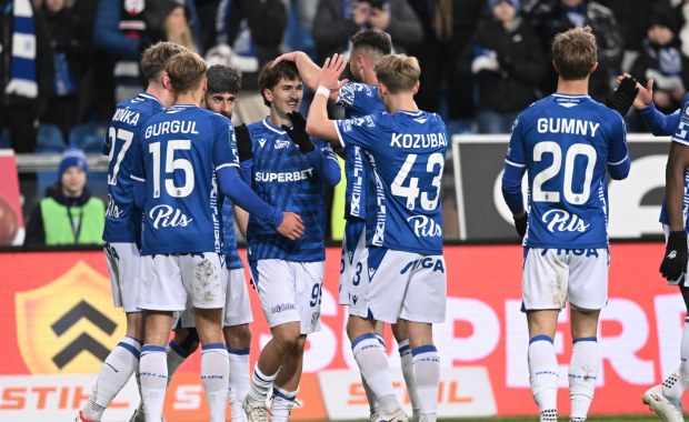 Mistrz goni czołówkę, liderem Jagiellonia. Przełamanie Pogoni i Widzewa