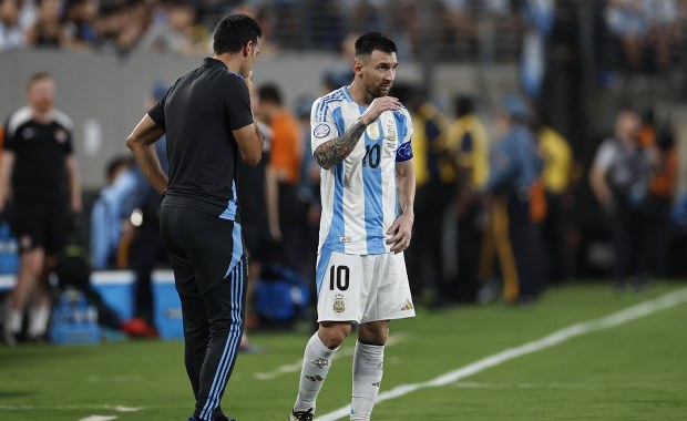Mistrzowie świata odkryli karty. Messi i spółka w obronie tytułu