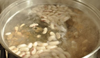 Mistrzowski patent na gotowanie fasoli. Nie rozpadnie się i łatwiej będzie ją strawić