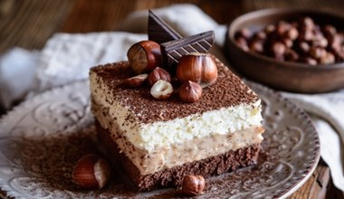 Mistrzowskie ciasto z nutą orzechów laskowych. Trzy pyszne warstwy i mnóstwo smaku 