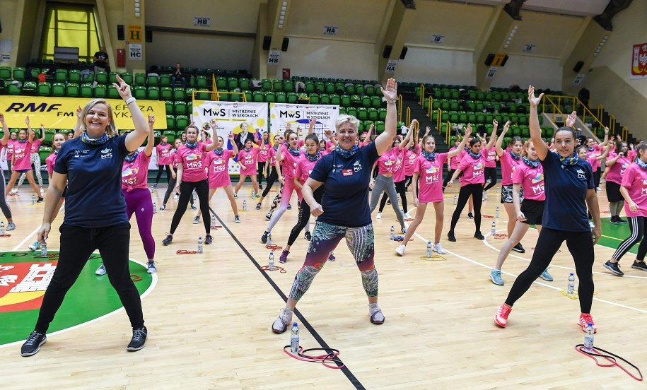 Mistrzynie w szkołach /Paweł Skraba /