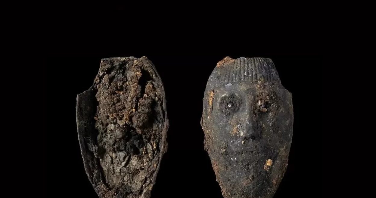 Mistyczne wizualizacje twarzy z ukrytego krzyża stanowią dla archeologów zagadkę, po co ktoś tworzyłby je w taki sposób /Museum of London Archaeology (MOLA) /materiały prasowe