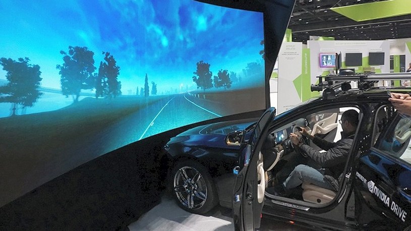 MIT trenuje samojeżdżące samochody w fotorealistycznym symulatorze /Geekweek