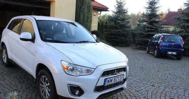 Mitsubishi ASX i Opel Meriva /INTERIA.PL