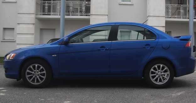 Mitsubishi lancer sedan /INTERIA.PL