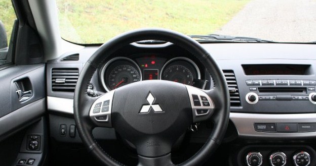 Mitsubishi lancer /INTERIA.PL