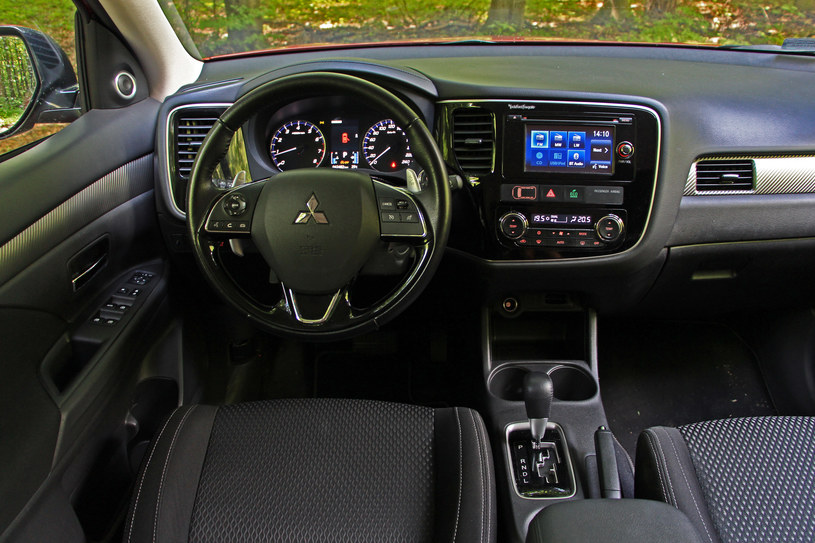 Mitsubishi Outlander 2.0 4WD CVT uniwersalnie rodzinny