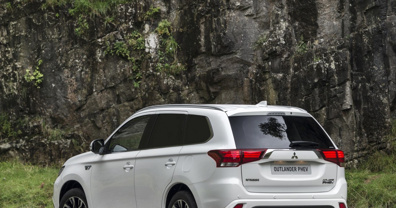 Mitsubishi Outlander PHEV 4Works /Informacja prasowa