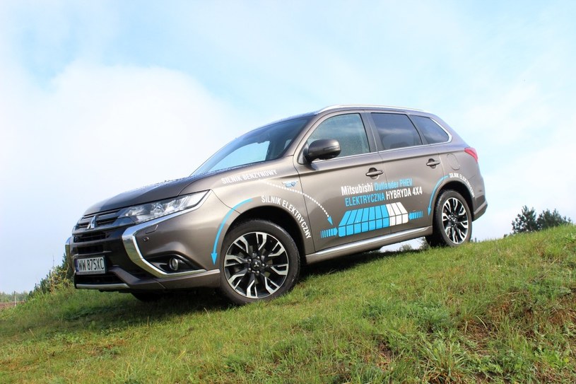 Mitsubishi Outlander PHEV udowodnił, że hybryda plug-in nie musi być wydajna /INTERIA.PL