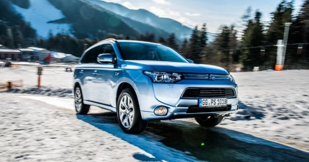 Mitsubishi Outlander PHEV /Mitsubishi