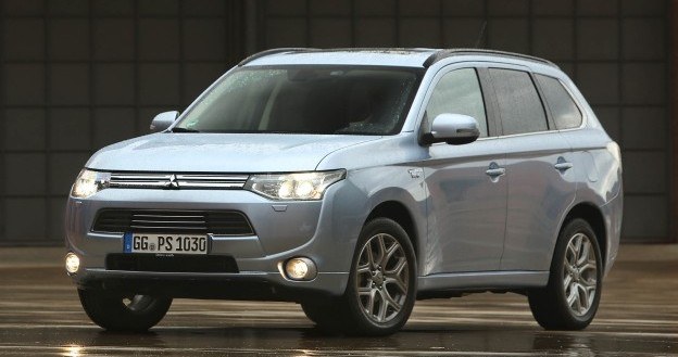 Mitsubishi Outlander PHEV /Mitsubishi