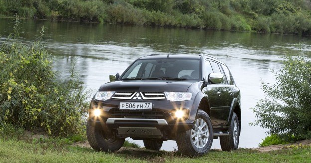 Mitsubishi Pajero Sport 2014 /Mitsubishi