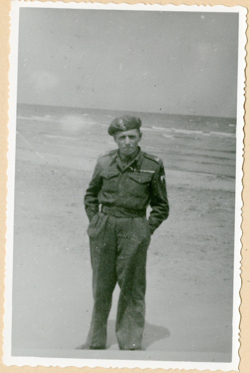 mjr Henryk Sucharski w czasie służby w 2. Korpusie, Włochy 1946 r. /Zbiory Muzeum Marynarki Wojennej w Gdyni /Materiały prasowe