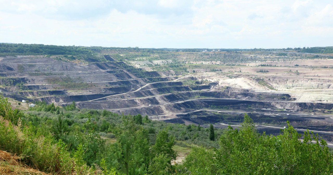 MKiŚ: Trwają badania hałd górniczych i hutniczych w celu odzysku surowców krytycznych /Pawel Wodzynski /East News