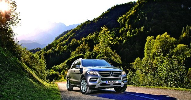 ML 500 4MATIC BlueEFFICIENCY - tak oznaczone jest auto z nowym silnikiem. /Motor