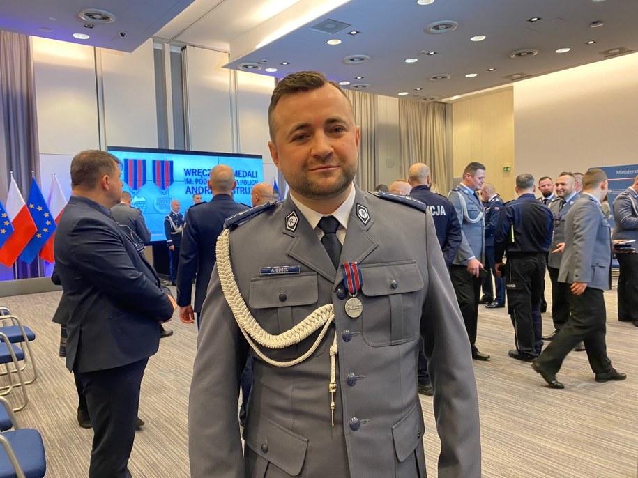 Mł. asp. Andrzej Bobel /Magdalena Grajnert /RMF FM