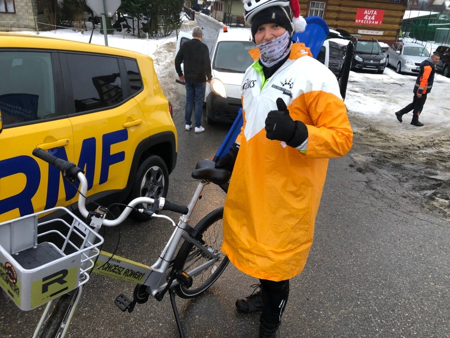 Mł. asp. Sebastian Nowacki wyruszył w drogę /Maciej Pałahicki /RMF24