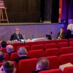 Mleko "chrzczone na zaworek". Sąd był za mały, proces toczy się w kinie