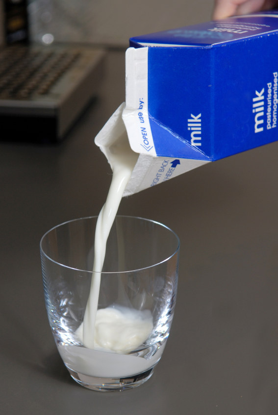 mleko w kartonie /© Photogenica