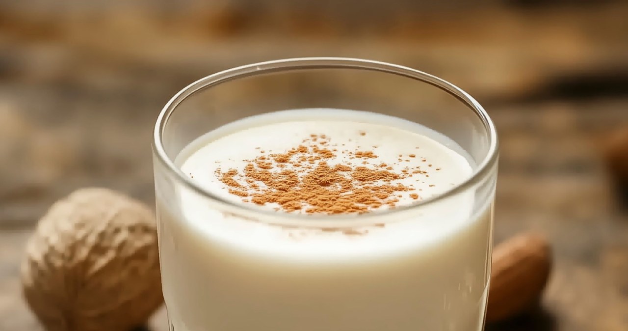 Mleko z dodatkiem gałki muszkatołowej ułatwia zasypianie /kazirakib /123RF/PICSEL