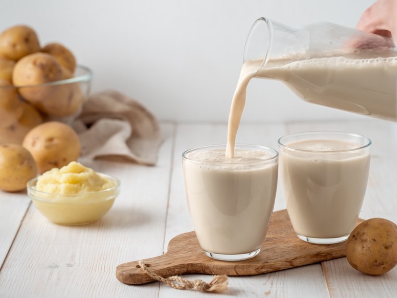 Mleko ziemniaczane jest zdrowe i bardzo ekologiczne /123RF/PICSEL