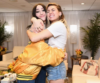 Młodsza siostra Miley Cyrus zdradziła, że była uzależniona od Xanaxu