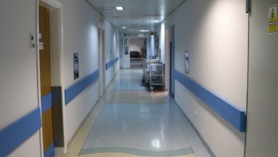 Młody mężczyzna zmarł w restauracji, dwie nastolatki są w szpitalu. Zażywali dopalacze