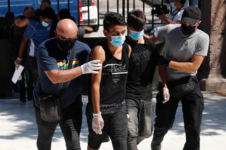 Młodzi Afgańczycy skazani za podpalenie Morii /DIMITRIS TOSIDIS /PAP/EPA