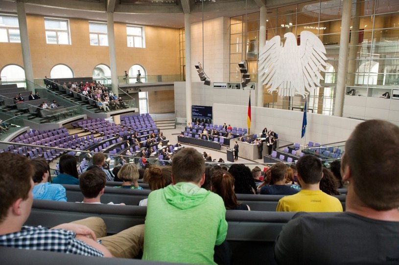 Młodzi Polacy mogą ubiegać się o staże w Bundestagu /EPA /&nbsp