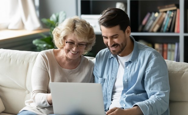 Młodzi Polacy nie chcą się wyprowadzać od rodziców. Najnowsze badanie CBOS