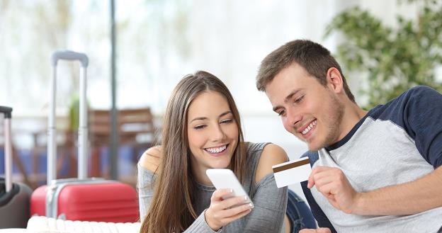 Młodzi Polacy uważają, że wiedza o finansach jest potrzebna, ale wciąż im jej brakuje... /&copy;123RF/PICSEL