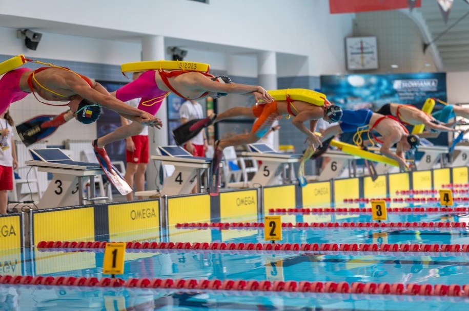 Młodzi ratownicy z całej Europy mają do pokonania kilka oryginalnych konkurencji. /Piotr Księżak/WOPR /