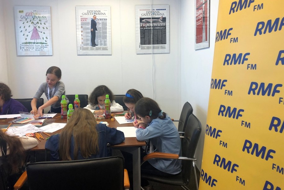 Młodzi redaktorzy przy pracy /Michał Dobrołowcz /RMF FM