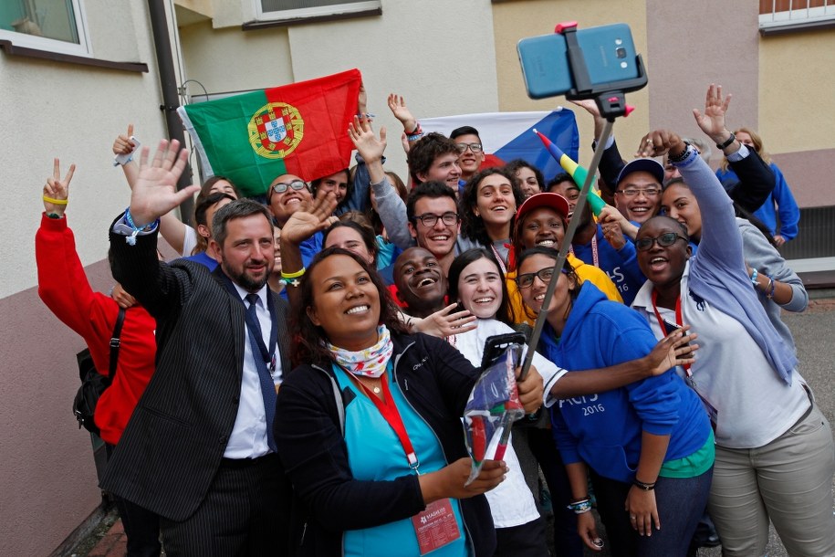 Młodzież, która przybyła do Polski na Światowe Dni Młodzieży /Artur Reszko /PAP