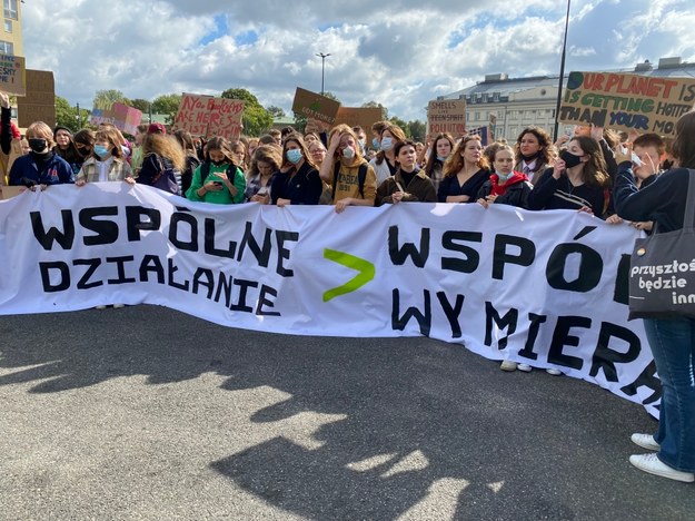 Młodzieżowy Strajk Klimatyczny w Warszawie /Mariusz PIekarski /RMF FM