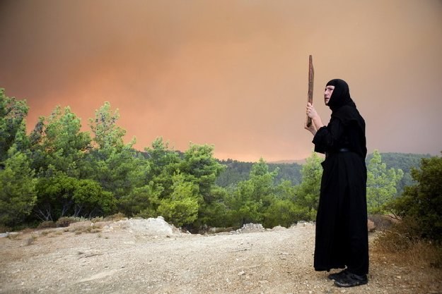 Mnich z monastyru Panagia Ypseli na Rodos /AFP