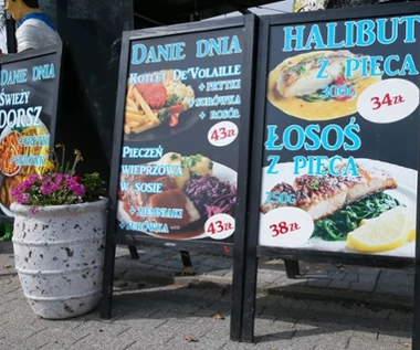 Mniej, drożej i inaczej niż w menu. UOKiK z kontrolą w restauracjach przed sezonem